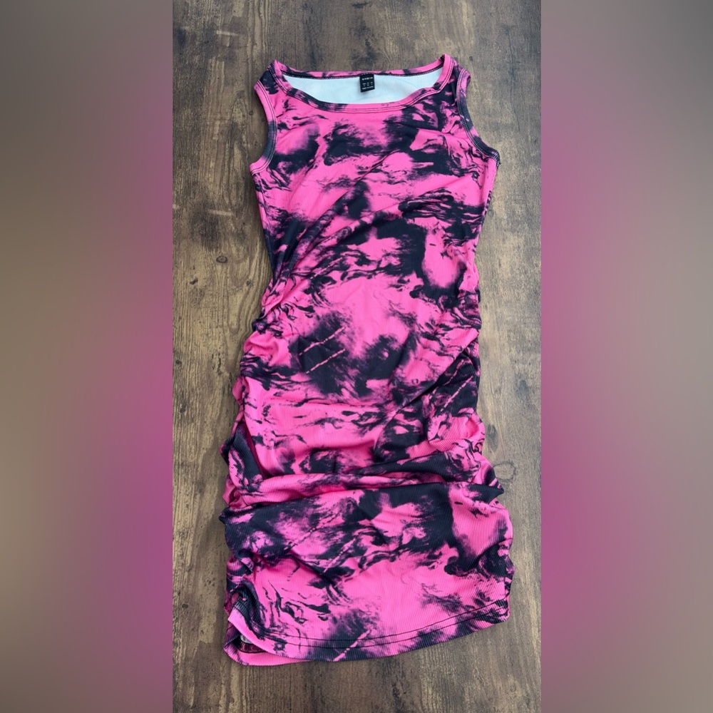 NWOT SHEIN Pink and Black Tie-Dye Sleeveless Ruched Midi Dress